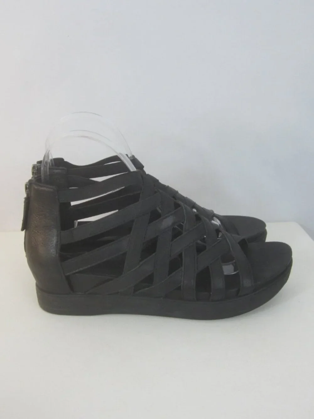 Eileen Fisher Women 7 M  Oodle Black Nubuck Back Zip Strappy Open Toe Sandals